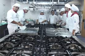 Necesitamos una persona trabajadora, agradable y de confianza. Hostetur Alerta De La Falta De Profesionales Cualificados Del Sector Noticias Local Diario Cordoba