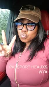 Chandra Smith (@cousinnae)