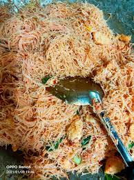 Mungkin ada di antara anda yang pernah merasai keenakannya namun tidak tahu itu sebenarnya adalah bihun goreng singapore. Cara Untuk Membuat Bihun Goreng Kampung Yang Memenuhi Citarasa Anda Semua My Resepi