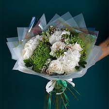 Professional staff, easy to order thru online moreover they contact you straight away thru whatsapp and get approval for the note and flower, flexible to change anything without making it hard for the customer. Flower Delivery Dubai In 2021 Flower Delivery Best Flower Delivery Online Flower Delivery