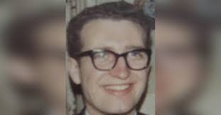 Lisa Overholt's Instagram, Twitter & Facebook