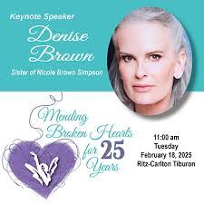 Christine Paddock's Instagram, Twitter & Facebook