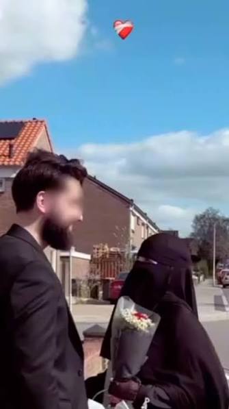 😍, ., ., ., ., #couple #couplegoals #muslimcouple #muslim #muslima #muslim  #niqab #niqabigirl #niqabista #mounaqaba #modesty #نقاب #muslimah #نقابي  #niqabstyle