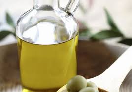 Can You Use Olive Oil For Your Skin A Dermatologist Answers
