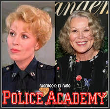 29 de julio de 1949 nace en Los Angeles, California, LESLIE EASTERBROOK. El  papel que más fama le a dado es el de Debbie Callaghan, la rubia explosiva  y bien dotada de