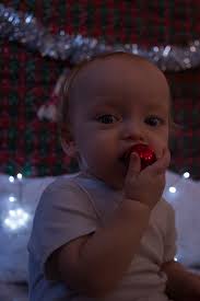 Abit early I know but I've done a quick photoshoot with my son this morning  practicing for Christmas 🎅 I'd like some CC