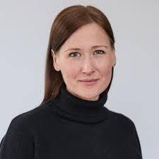 Sarah Knox's Instagram, Twitter & Facebook