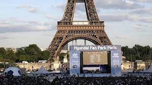 • respecter le cadre de l'état. Paris Prive D Ecran Geant Pour Le Mondial Lci