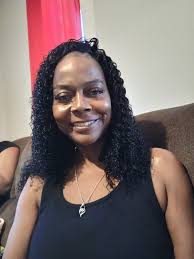 Introduction and photo sharing in a free furniture group