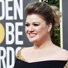 Kelly Clarkson responds to fan's comment