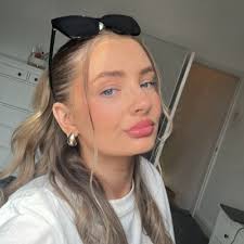 Fiona Moss (@fionajmoss)