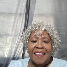 Traditional Christmas Colors Cake! (Green Ombre + Glitter Cherries)