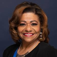 The famed Olympic American Track star, Sha'Carri Richardson, recently made  a surprise stop at TBAAL to support DALLAS ISD High School graduates! She  posed backstage at TBAAL with Founder and…