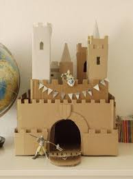 Mit papier zu basteln lernt heute jedes kind im kindergartenalter und spätestens in der grundschule. 18 Burgen Basteln Ideen Basteln Karton Basteln Bastelideen