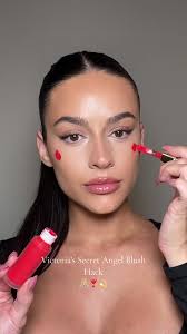 Red blush might be my go to now 😍❣️💫👼🏼 #blush #blushhack  #victoriasecret #victoriassecretangel #victoriassecretmakeup #makeup  #makeuphacks #makeuptutorial #viralmakeup