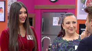 Bölüm fatih ürek'in sunumu ile kanal d ekranında eğlenceli bir. Gelinim Mutfakta Eski Yarismacilar Hatice Ve Husniye Kimdir