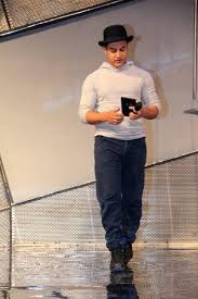 Aamir khan, abhishek bachchan, katrina kaif, uday chopra, jackie shroff, andrew bicknell, tabrett bethell: Salman Khan Promoting Dhoom 3 On Bigg Boss 7 Actor Sports Bowler Hat Ibtimes India