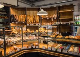 Bagi anda yang sedang punya hajat baik pernikahan, ulang tahun, anniversary ataupun yang lainnya pasti akan berburu kue. Utopie Toko Roti Perancis O Bon Paris Easy To Be Parisian