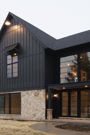 Pin By Audrina Cardinal On Maison Noir In 2020 Building A House Metal Building Homes Modern Farmhouse Exterior