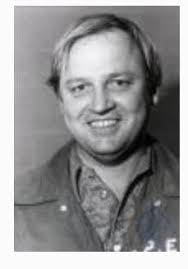 Coach reaches 100th win in football