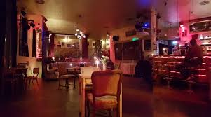 2011'de çek cumhuriyeti prag 'da bol bol tüketmiştim bu biradan ve çok sevmiştim. Locations Unplugged Wohnzimmer