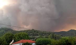 Στο σημείο επιχερούν 25 πυροσβέστες με 8 οχήματα Ez18be80qsbc4m