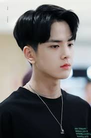 Gimana Rasanya Jika Kalian Menjadi Seorang Idol K Pop Yang Terkenal Fiksipenggemar Fiksi Penggemar Amr Asian Haircut Korean Men Hairstyle Kpop Short Hair
