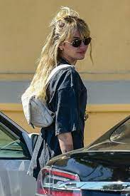 Epingle Sur Celebrites Celebrities