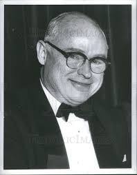 Larry Knott's Instagram, Twitter & Facebook