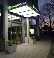Free express start breakfast bar offering eggs, omelets, bacon and sausage, and their signature cinnamon rolls just to name a few. Holiday Inn Express Heidelberg City Centre In Heidelberg Germany Lets Book Hotel