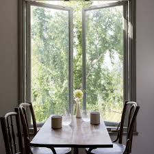 Looking for a dining table that can be the centerpiece of your dining room? 33 Standout Dining Table Decor Ideas