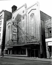 Vic Theater Opened As The Green Bay Theatre In 1900 Seating Was Listed At 1 114 It Became The Orpheum The Green Bay Wisconsin Wisconsin Green Bay Green Bay