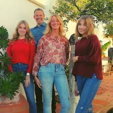 Twitter mee over ik vertrek. Uitzending Ik Vertrek Familie Knops 2021 Met Vroegboekkorting Van 20