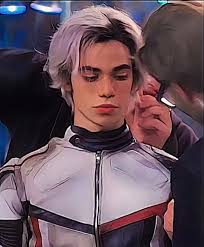 descendants #descendants2 #descendants3 #mal #evie #carlos #jay #uma  #harryhook #gil #audrey #ben #jane #disney #villains #ディセンダント #マル #イヴィ  #カルロス #ジェイ #ウーマ #ハリー・フック #ギル