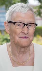 Crystal Beck's Instagram, Twitter & Facebook