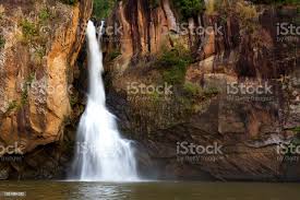 Foto De Cachoeira E Marrom Natureza Linda Com A Luz Do Sol E Mais Fotos De Stock De Beleza Istock