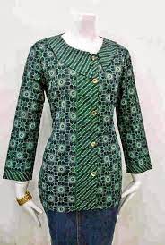 Baju dari batik bagus ini dibanderol . Model Baju Batik Kantor Wanita Terbaru Salim Soraya In 2021 Batik Fashion Shirt Collar Styles Blouse Batik