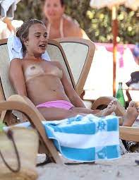 LADY AMELIA WINDSOR TOPLESS OUTDOOR CANDIDS | Celebs Nude Pictures and  Videos