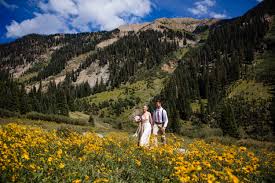 We've got plenty of reasons for you, from breathtaking mountain views and gold medal durango is known for many things — massive mountains, unbeatable skiing and a historic narrow gauge railroad to name a few. Alexi Hubbell Photographythe Blog Adventure Elopement Durango Colorado Mountains