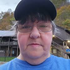 Connie Lynn Mosley, age 52, of Hazard, KY, passed away Monday, June 9,  2025, at Kindred Hospital in Louisville, KY. She was born at Hazard, KY