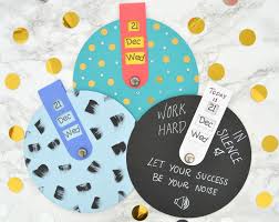 Diy Round Perpetual Calendar With Free Templates Creative Calendar Diy Ideas Diy Calendar Templates Printable Free Kids Calendar
