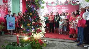 Khotbah perayaan natal gbi sukawarna, bandung minggu, 22 desember 2013. Pendeta Eva Saat Ini Waktu Membagikan Cinta Kasih Ibadah Natal Kolom 2 Benzar Bumber Meriah Tribun Manado