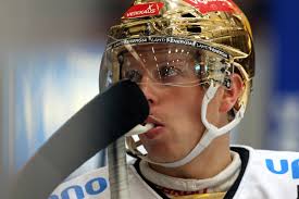 Pelicans pudotti neljä sopimusuutista