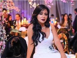نشرت الفنانة نسرين طافش صورها عبر أحد حمامات السباحة ببرج دبي، وذلك عبر استنكرت الفنانة المصرية غادة عبد الرازق ما قالته زميلتها الممثلة رانيا يوسف عنها، حيث وصفتها. ØµÙˆØ± Ø±Ø§Ù†ÙŠØ§ ÙŠÙˆØ³Ù Ø¹Ø±ÙˆØ³ Ø§Ù„Ø¨Ø­Ø± Ø¨Ø§Ù„Ø£Ø­Ù…Ø± Ø¨ÙˆØ§Ø¨Ø© Ø£Ø®Ø¨Ø§Ø± Ø§Ù„ÙŠÙˆÙ… Ø§Ù„Ø¥Ù„ÙƒØªØ±ÙˆÙ†ÙŠØ©