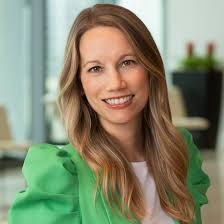 Clarissa Mills's Instagram, Twitter & Facebook