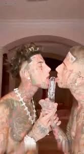 Island boys nude getting dick sucked - uncut megaporn world