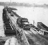 Pontoon bridge - Wikipedia