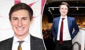 Wondering if friday night dinner is ok for your kids? Tom Rosenthal Insisted He Would Be An Idiot To Turn Down Doctor Who Lead Role Celebrity News Showbiz Tv Express Co Uk