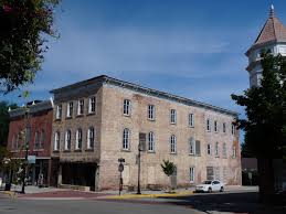 Everyone needs a place to lay their weary head. Commercial Hotel Prairie Du Chien Wisconsin Wikipedia