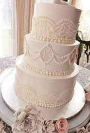 Antique And Vintage Wedding Cake With Buttercream Pearl Beading And Buttercream Lace Details Polish Bakery Vintage Cake Beautiful Wedding Cakes Paris Bakery